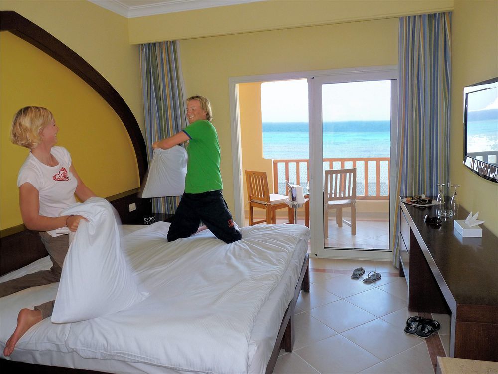 Курортный комплекс The Breakers Diving And Surfing Soma Bay 4*